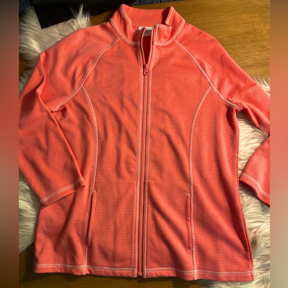 Chico’s Weekends Athleisure zip font top size 4